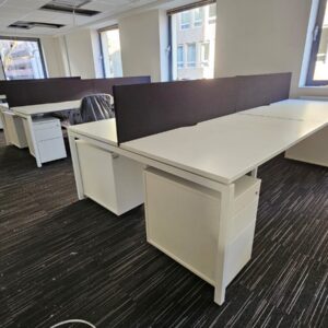 20‭ - ‬Bench Desks‭ - ‬1200‭ ‬x 800mm‭ - ‬In Pods Of 4‭/6/8 etc - ‬White Tops‭ ‬+ Frames‭ - ‬Very Good Condition